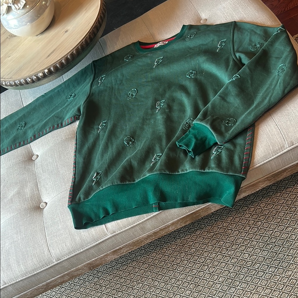 One 432 Green Skull/Lightning Bolt Stitched Crew Neck Size Small